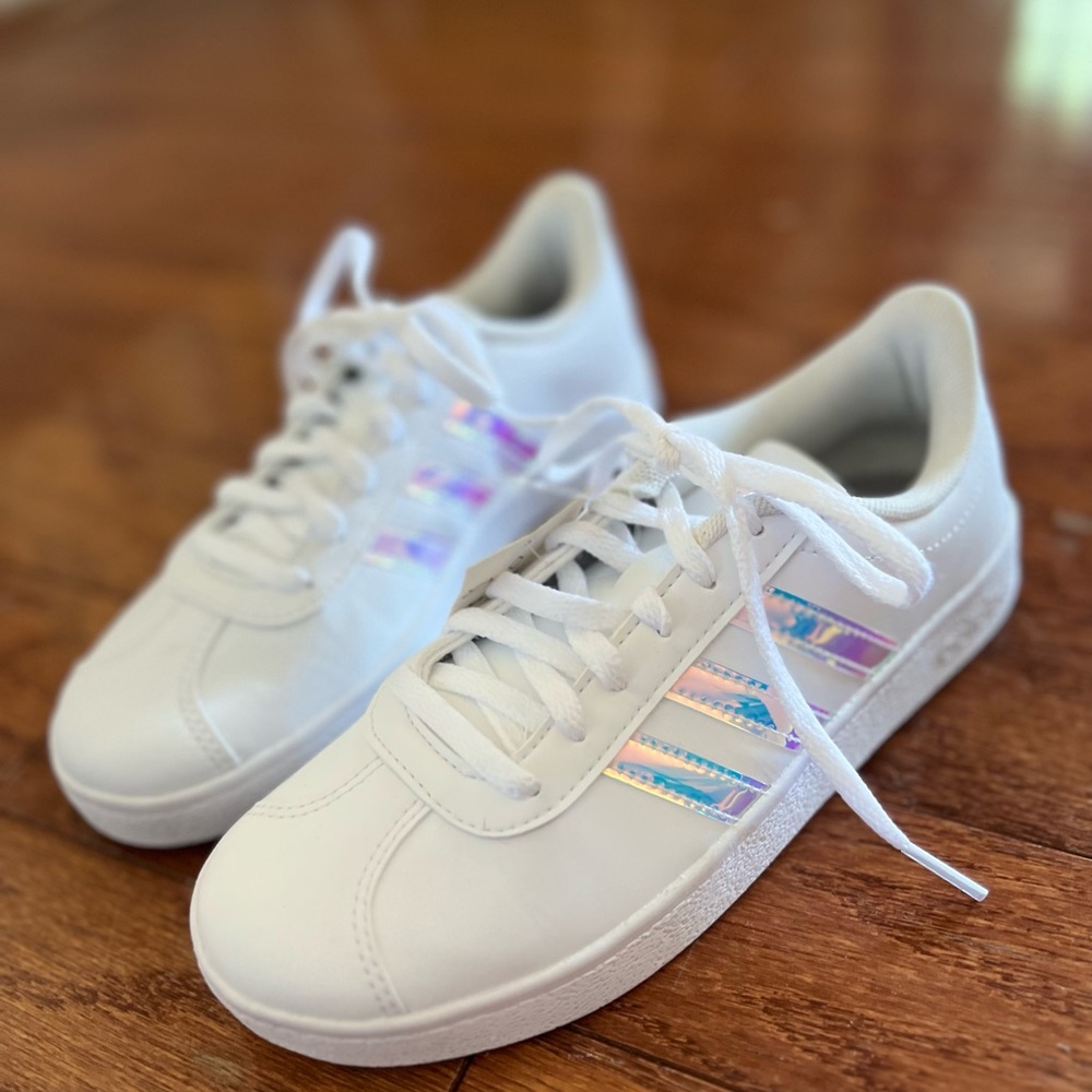 ⭐️ NWT Kids Adidas Size 2: VL Court 2.0 ⭐️